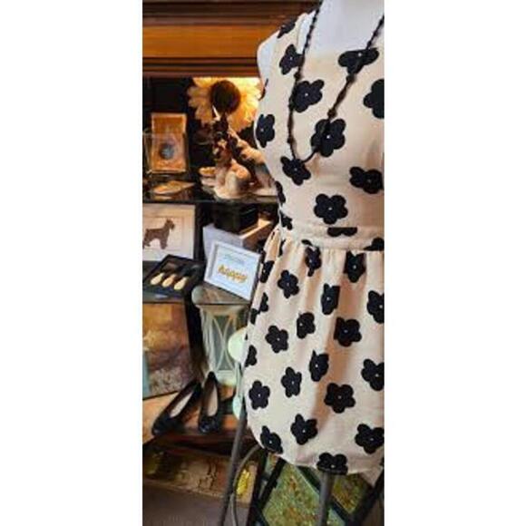 NWOT One Love Chic Floral Print Dress - Picture 7 of 7